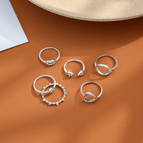 **ARISTA* 6-Pc Silver Heart Decorative Fashion Ring Set - Picture 2 of 6